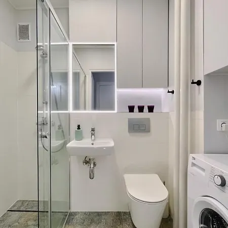 Przy Atrium, Stacja Metra Rondo Onz شقة *