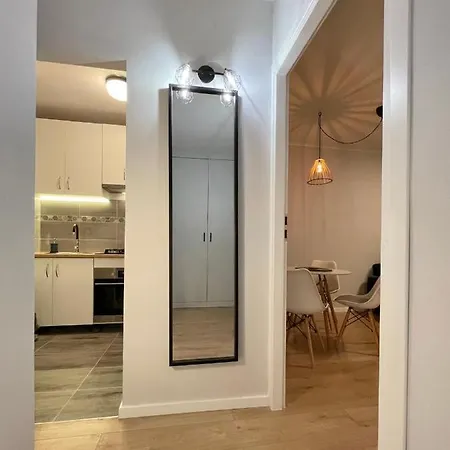 Przy Atrium, Stacja Metra Rondo Onz *