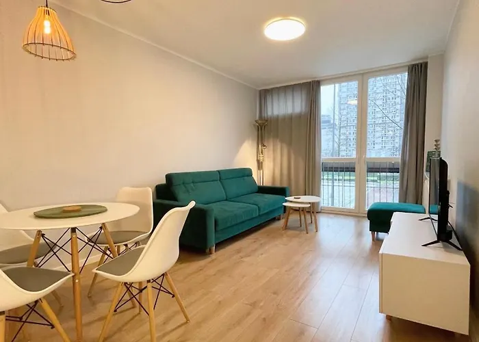 Przy Atrium, Stacja Metra Rondo Onz Apartman