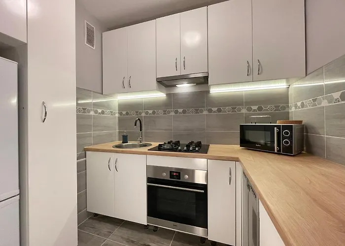 Przy Atrium, Stacja Metra Rondo Onz Varsó